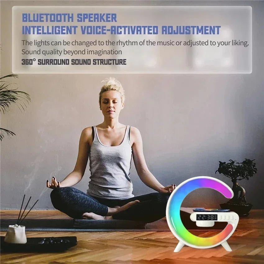 🔋 Soporte de Carga Inalámbrica Multifuncional con Luz RGB, Reloj, Alarma y Bocina Bluetooth